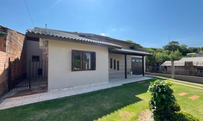 Casa plana de esquina no Bairro Érica