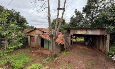 INVESTIMENTO – terreno com casa de madeira bairro Trentini